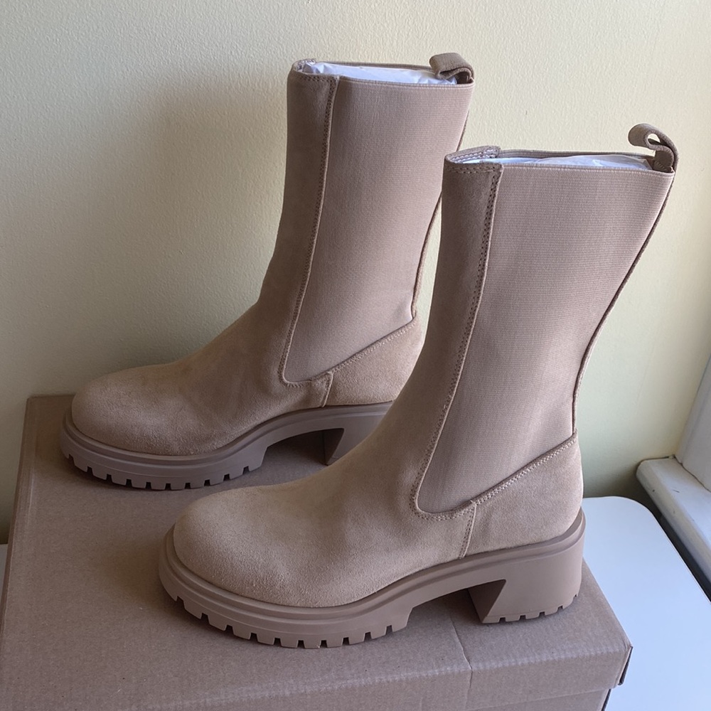 STEVE MADDEN
Women's Hesitant Lug-Sole Chelsea Booties - Picture 3 of 11